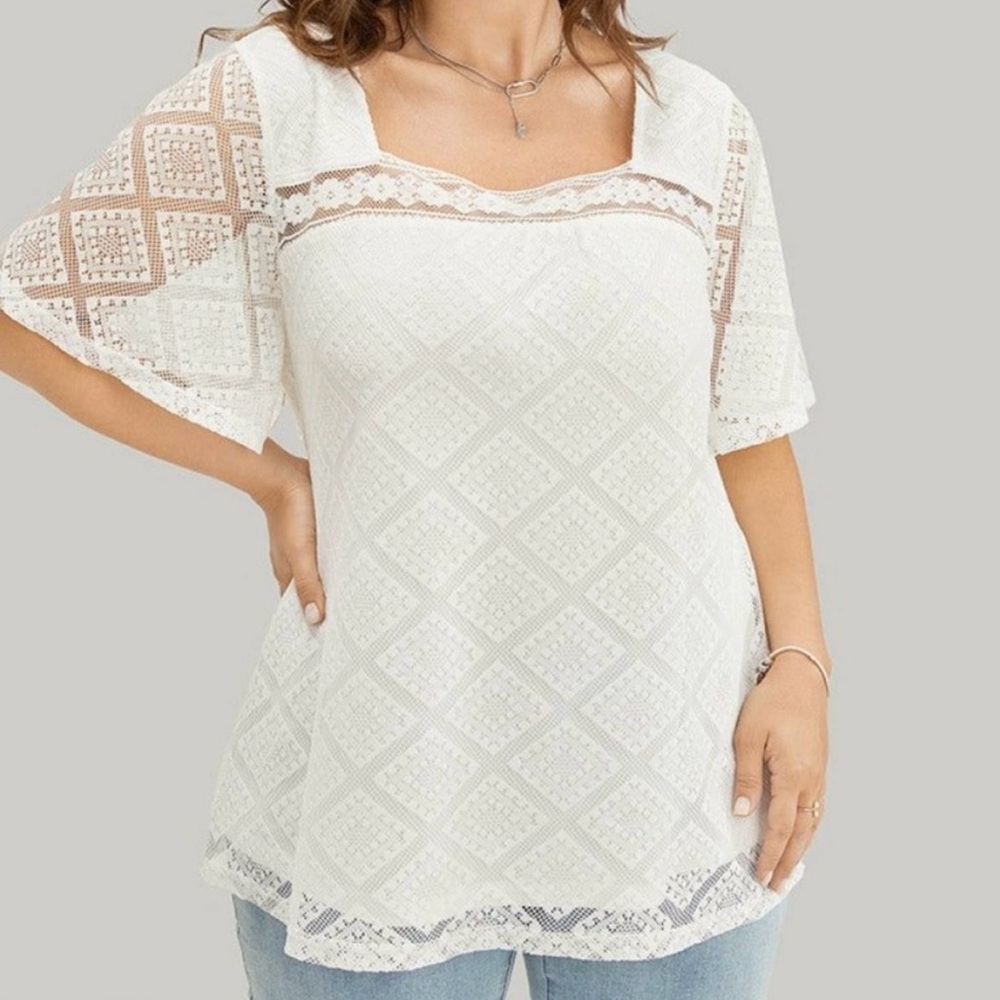 NWT- White lace overlay lined blouse size 14–16 or 1X